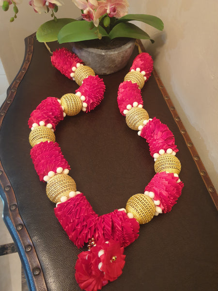 8 Ball Red Flower Garland 90cm