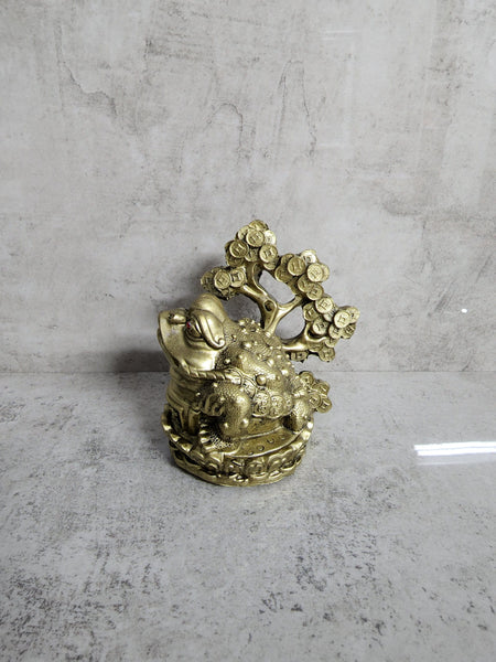 Frog with Money Tree (Attracts Wealth)