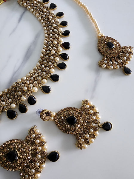 Black and Gold Pearl Soft Set