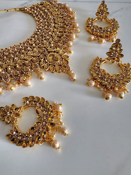 Gold Soft Jewellery Set - Design 1