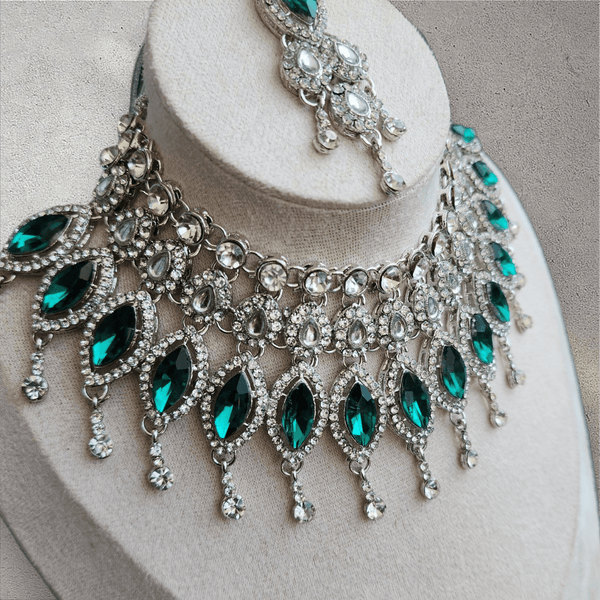 Silver and Emerald Green Necklace Set