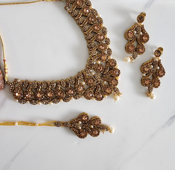 Peach and Gold Soft Jewellery Set