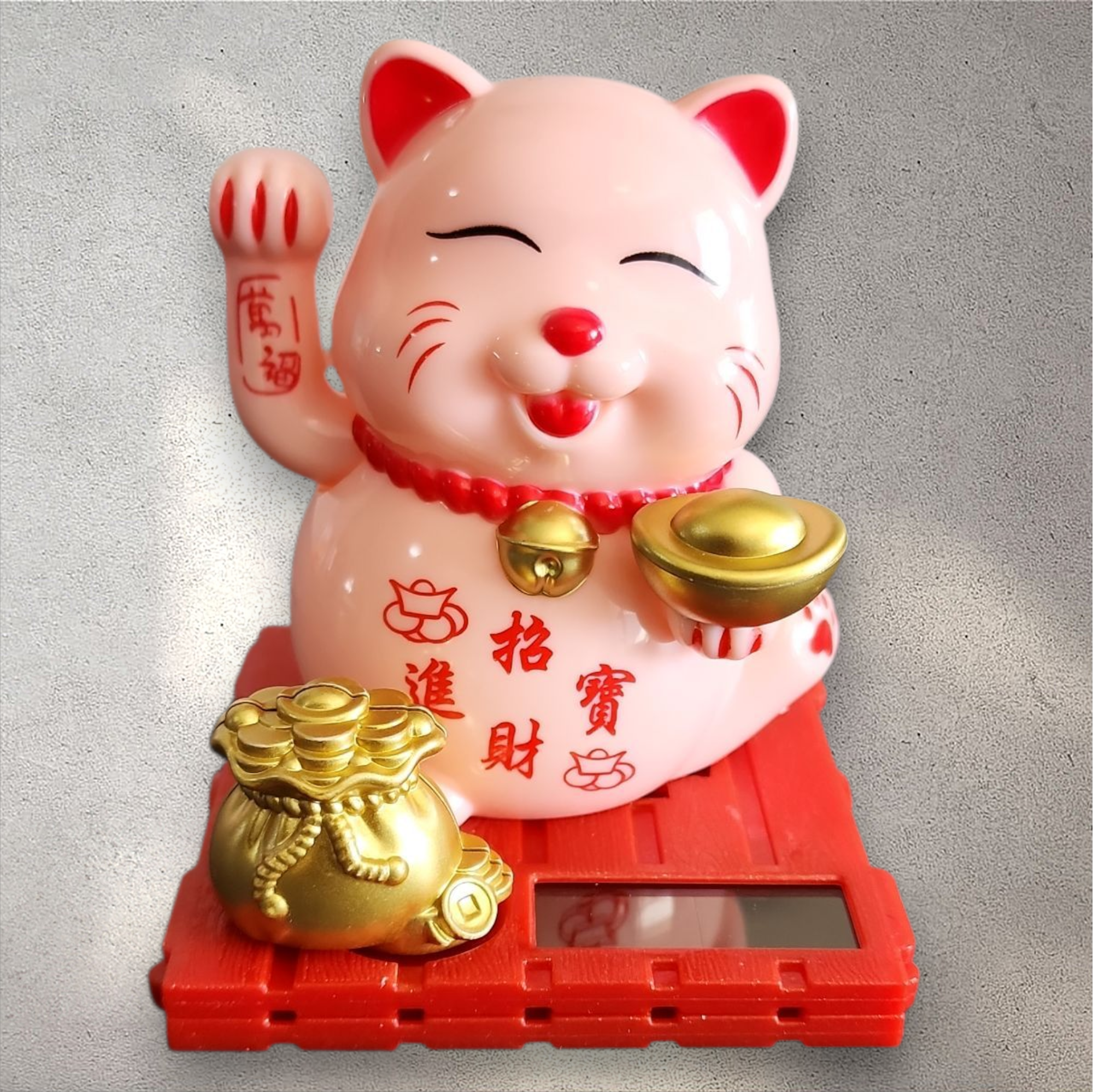 Lucky/ Fortune Cat – Maneki Neko Figurine (Solar-Powered)
