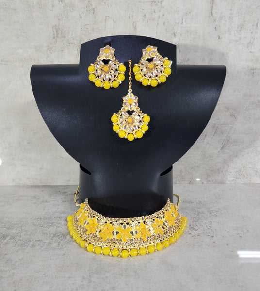 Yellow and Gold Choker Jewellery Set