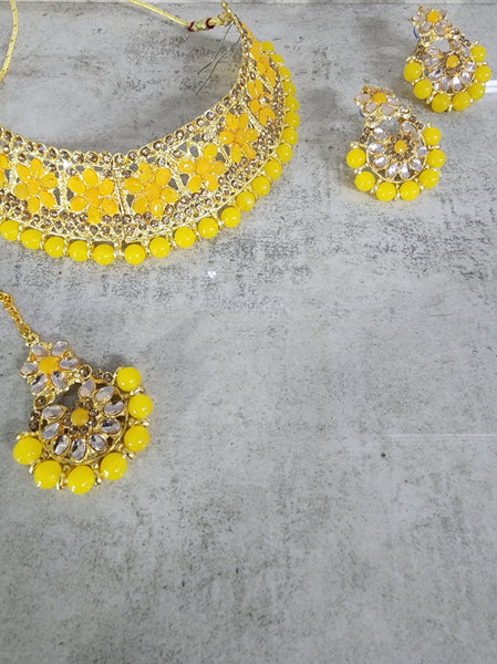 Yellow and Gold Choker Jewellery Set